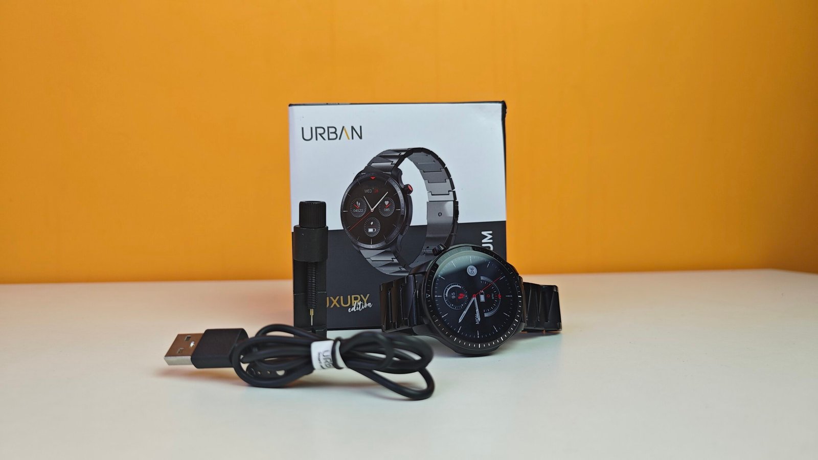 URBAN Titanium USW003 Smartwatch Black: A Stylish and Durable Smartwatch for Men